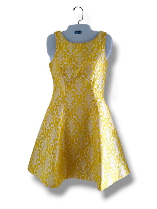 Minuet Petite Dresses & Skirts - ✨️HP✨️Minuet | Yellow/White Damask Sleeveless Brocade Fit & Flare Dress (SIZE S)